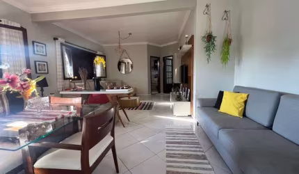 Casa com 6 dormitórios à venda, 280 m² por R$ 600.000 - Praca da Bandeira - Araruama/Rio de Janeiro