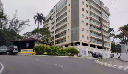 Apartamento com 3 dormitórios à venda, 113 m² por R$ 600.000 - Parque Hotel - Araruama/RJ
