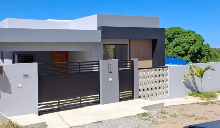 LINDA CASA INDEPENDENTE LINEAR - 3 QUARTOS - BALNEÁRIO SÃO PEDRO - SÃO PEDRO DA ALDEIA/RJ
