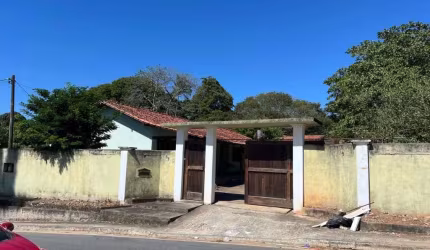Casa com 3 dormitórios à venda, 900 m² por R$ 1.200.000,00 - Centro - Araruama/RJ