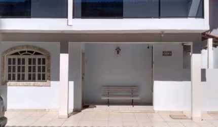 CASA DUPLEX EM CONDOMÍNIO - TOTALMNTE REFORMADA - SEM TAXA CONDOMINIAL, - JARDIM CAIÇARA - CABO FRIO/RJ