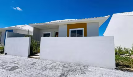 Casa com 2 dormitórios à venda, 65 m² por R$ 250.000,00 - Fazendinha - Araruama/RJ