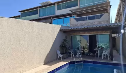 Casa com 4 dormitórios à venda, 279 m² por R$ 690.000,00 - Centro - Araruama/RJ