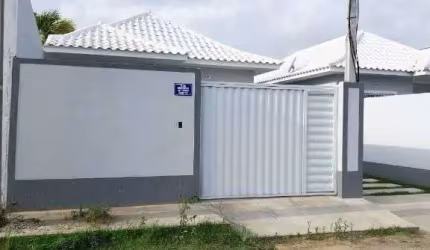 Casa com 2 dormitórios à venda, 70 m² por R$ 335.000,00 - Coqueiral - Araruama/RJ