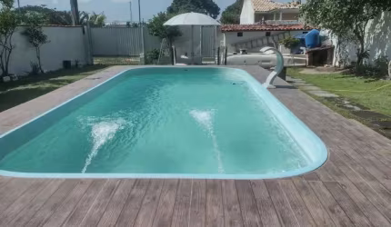 Casa com 3 dormitórios à venda, 200 m² por R$ 350.000,00 - Praia do Barbudo - Araruama/RJ