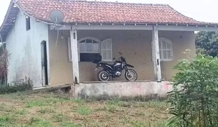 Sítio com 2 dormitórios à venda, 12000 m² por R$ 450.000,00 - Três Vendas - Araruama/RJ