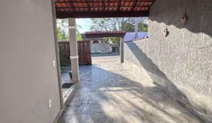 Casa com 3 dormitórios à venda, 128 m² por R$ 480.000 - Vila Capri - Araruama/RJ