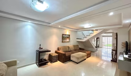 Casa com 4 quartos à venda na Rua Estados Unidos, 2297, Boa Vista, Curitiba, 214 m2 por R$ 950.000