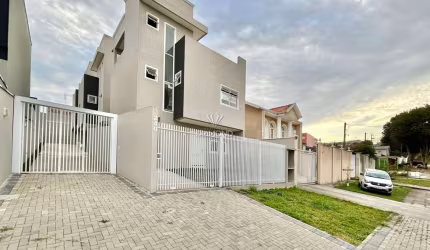 Casa com 3 quartos à venda na Rua Jorge de Poli, 240, Xaxim, Curitiba por R$ 660.000