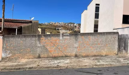 Terreno à venda no Jardim Centenário, Poços de Caldas  por R$ 220.000