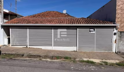 Casa com 3 quartos à venda no Jardim Ipê, Poços de Caldas  por R$ 500.000