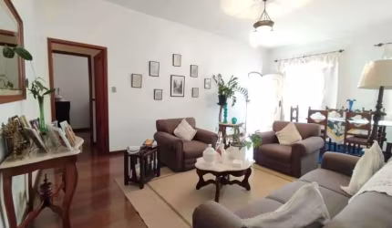 Casa com 4 quartos à venda na Rua Pedro S. Macedo, Vila Ozanan, Juiz de Fora, 440 m2 por R$ 990.000