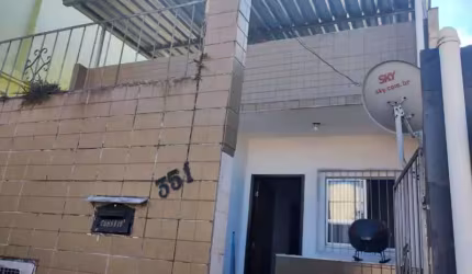 Casa com 2 quartos à venda na Rua Valter Luiz da Silva, Caiçaras, Juiz de Fora por R$ 200.000