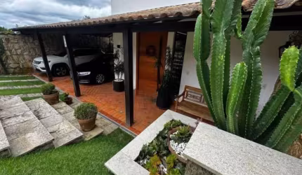 Casa em condomínio fechado com 4 quartos à venda na Rua Carlos Mitheroffer, Alto dos Pinheiros, Juiz de Fora, 300 m2 por R$ 1.290.000