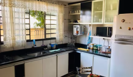 Casa de 3 Quartos a venda no setor Guanabara