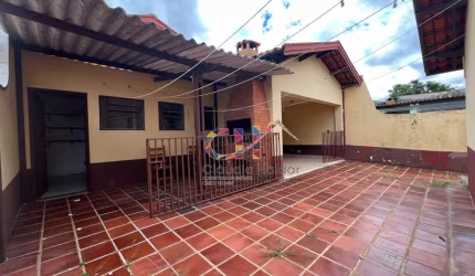 Casa com 3 dormitórios à venda, 240 m² por R$ 750.000,00 - Jardim Bela Vista - Valinhos/SP