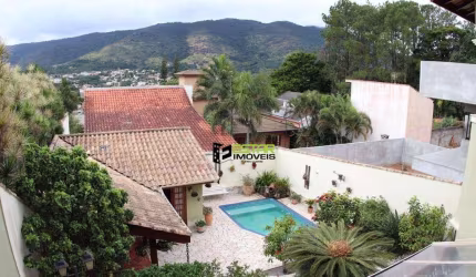 Casa com 3 dormitórios, 401 m² - venda por R$ 2.250.000,00 ou aluguel por R$ 15.628,21/mês - Vila Petrópolis - Atibaia/SP