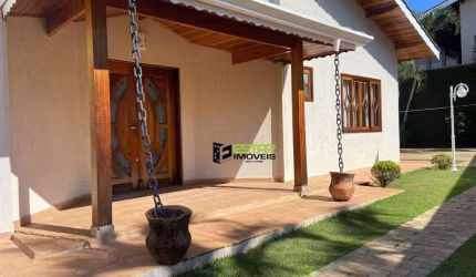 Casa com 3 dormitórios à venda, 490 m² por R$ 2.700.000,00 - Condomínio Flamboyant - Atibaia/SP