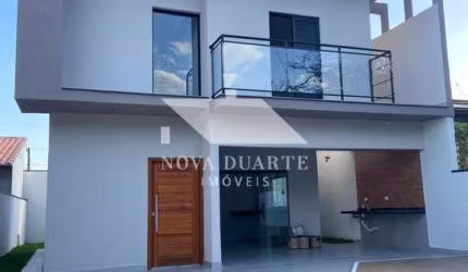 Casa Sobrado à venda no Balneário Verde Maré, Caraguatatuba, próxima à Praia do Massaguaçu