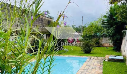 Casa à venda em Caraguatatuba, no bairro Morro do Algodão.