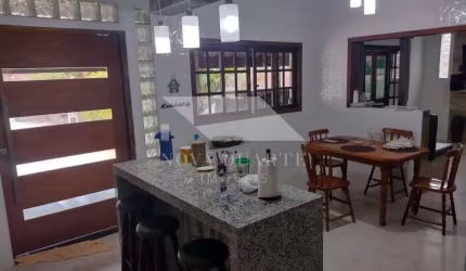Vende-se sobrado com piscina  Morro do Algodão, Caraguatatuba SP