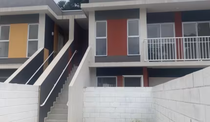 Casa nova Sobreposta em Santa Candida, 2 quartos  FINANCIA Curitiba PR