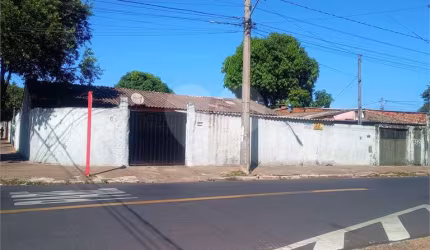 Casa com 2 quartos à venda em Doutor Tancredo De Almeida Neves - SP