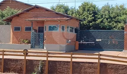 Casa com 3 quartos à venda em Jardim Zavanella - SP