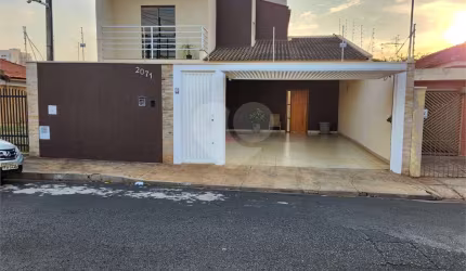 Casa com 3 quartos à venda em Jardim Primavera - SP