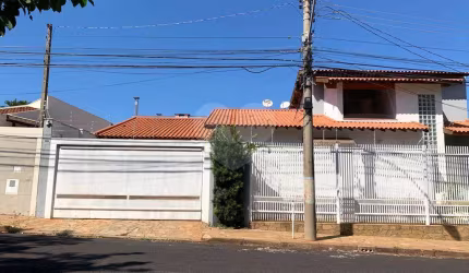 Casa com 3 quartos à venda em Jardim Morumbi - SP