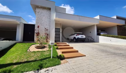 Casa com 3 quartos à venda em Residencial Village Damha Ii - SP