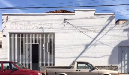 Casa com 3 quartos à venda ou para locação em Centro - SP