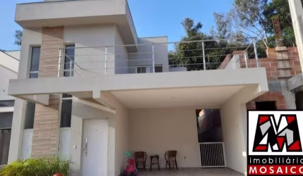 Casa nova em condomínio fechado