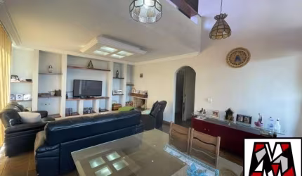 Amplo sobrado com piscina, com 7 vagas de garagem, piscina, excelente localização, permuta, financiável