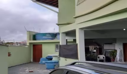 Casa residencial e comercial no Jardim Estádio.