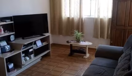 Casa a venda em bairro tranquilo, local de fácil acesso, térrea, com edícula, Estrada Velha de São Paulo