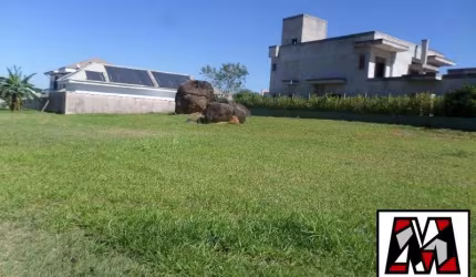 Terreno em condomínio fechado Villagio Paradiso, lazer e segurança