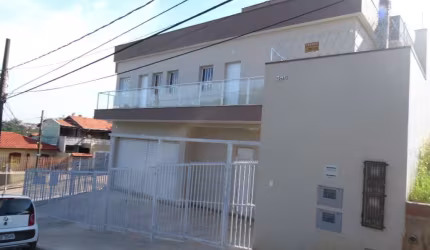 Salão comercial + 2 apartamentos