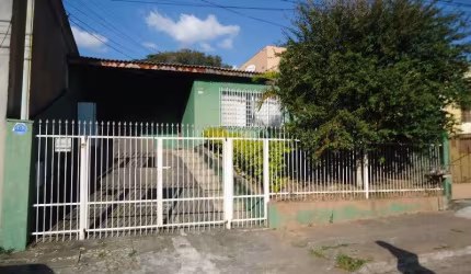 Casa térrea com 03 dormitórios, edícula, quintal na Vila Rami