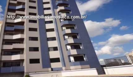 Apartamento no centro, amplo, com piscina, com 02 vagas