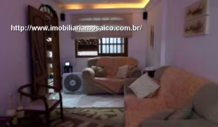 Sobrado bem localizado no Jardim Esplanada com terraço.