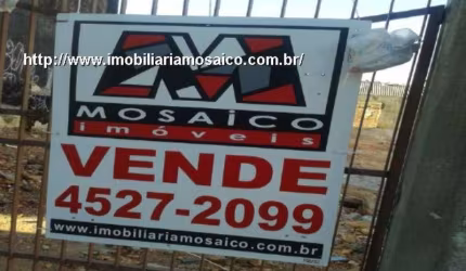 Terreno no centro, excelente para comercio, leve declive