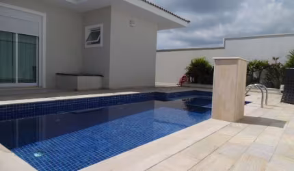 Casa em condomínio, nova, lazer total, armários planejados