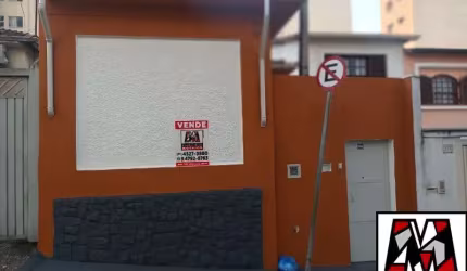 Casa para fins residenciais ou comerciais no Centro.