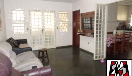 Casa para fins residenciais ou comerciais, próximo a Av. Nove de Julho,  com excelente localização acesso fácil as principais rodovias.