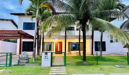 Casa de 5 suítes em Busca Vida - Camaçari