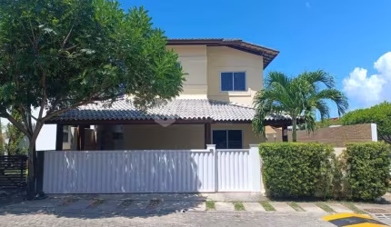 Casa de 3 suítes em condomínio fechado - Vilas do Atlântico
