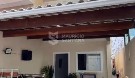 Casa nascente de 4/4 sendo 3 suítes - Pitangueiras