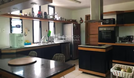 Casa de 4/4, sendo 3 suítes - Busca Vida