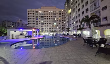 Apartamento 2/4 Andar alto em condomínio - Buraquinho